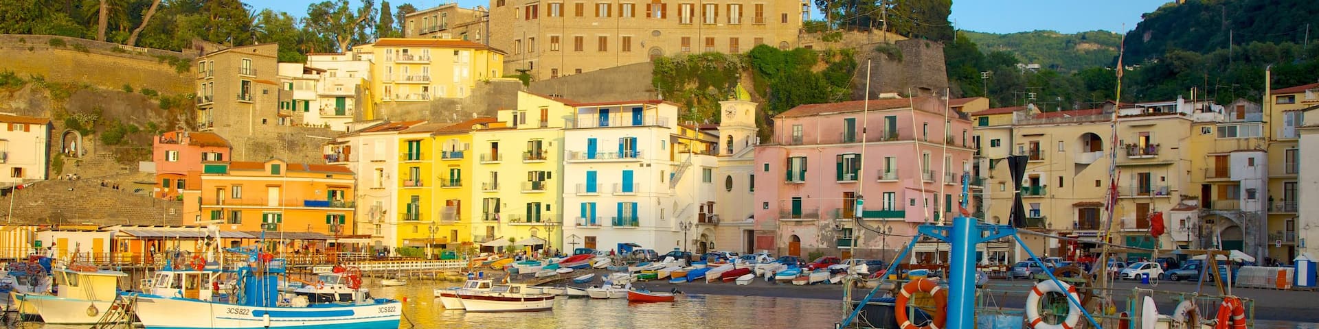 Marina Grande showing a coastal town, boating and general coastal views