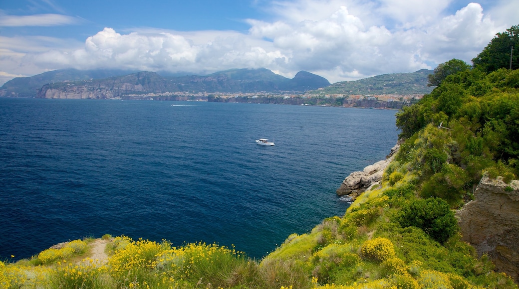 Baths Of Queen Giovanna showing rocky coastline