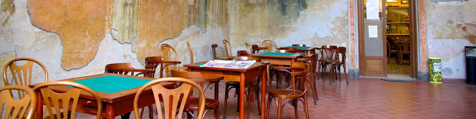 Sedile Dominova showing interior views, dining out and heritage architecture
