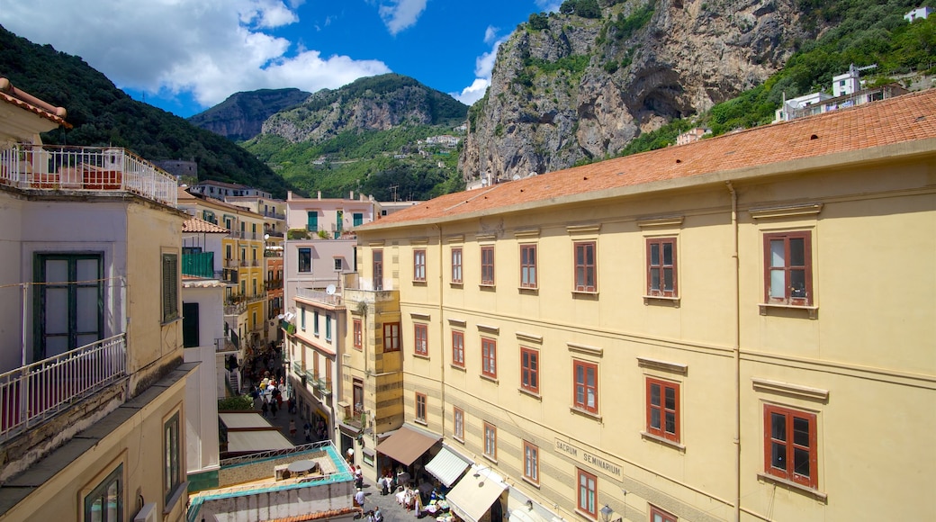 Amalfi which includes a city