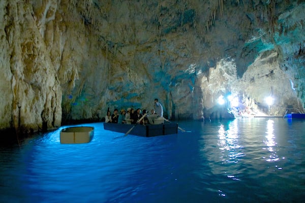 Emerald Grotto which includes interior views, caving and caves