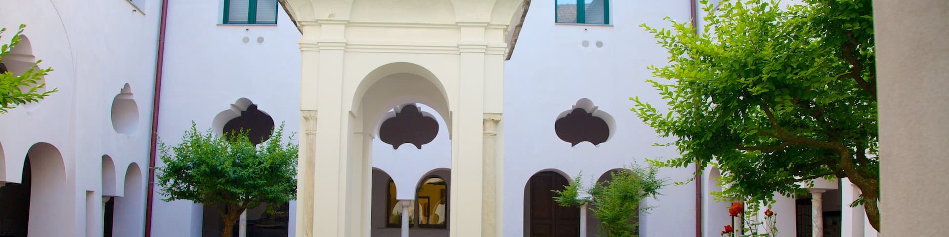 Church of San Francesco showing a square or plaza, religious elements and a church or cathedral