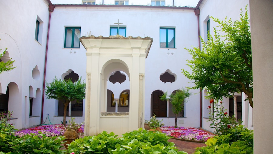 Church of San Francesco showing a square or plaza, religious elements and a church or cathedral