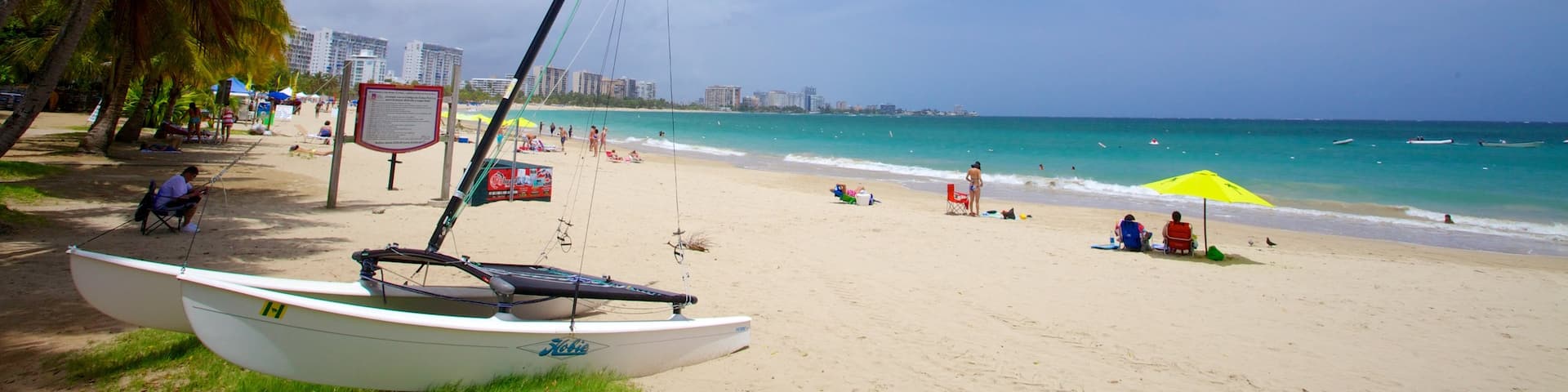 Isla Verde presenterar bÄtkörning, en sandstrand och segling