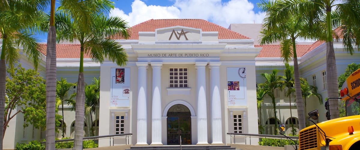 Museo de Arte de Puerto Rico showing street scenes