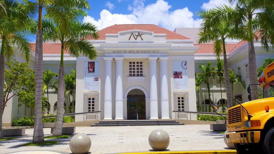 Museo de Arte de Puerto Rico ofreciendo escenas urbanas