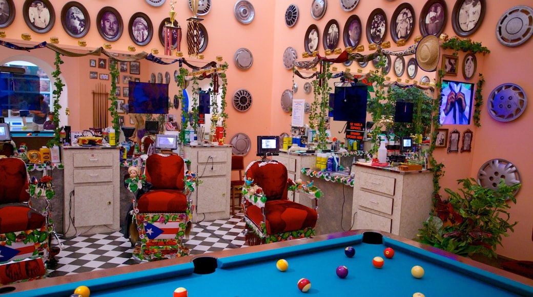 Museo de Arte de Puerto Rico featuring art and interior views