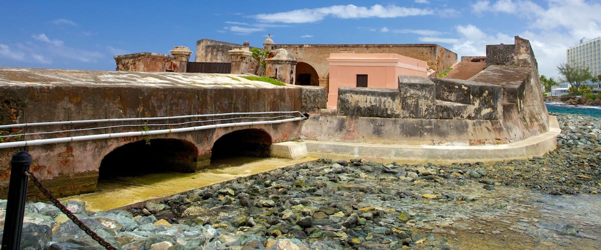 Fort San Jeronimo which includes heritage elements