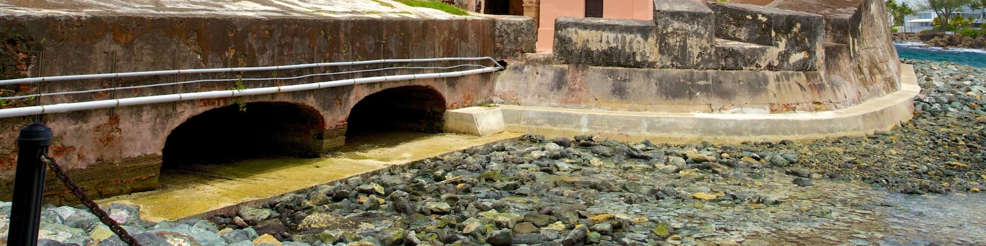 Fort San Jeronimo featuring heritage elements