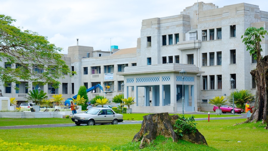 Suva ofreciendo un jardín y elementos patrimoniales