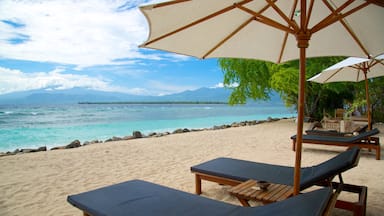 Gili Islands which includes a beach