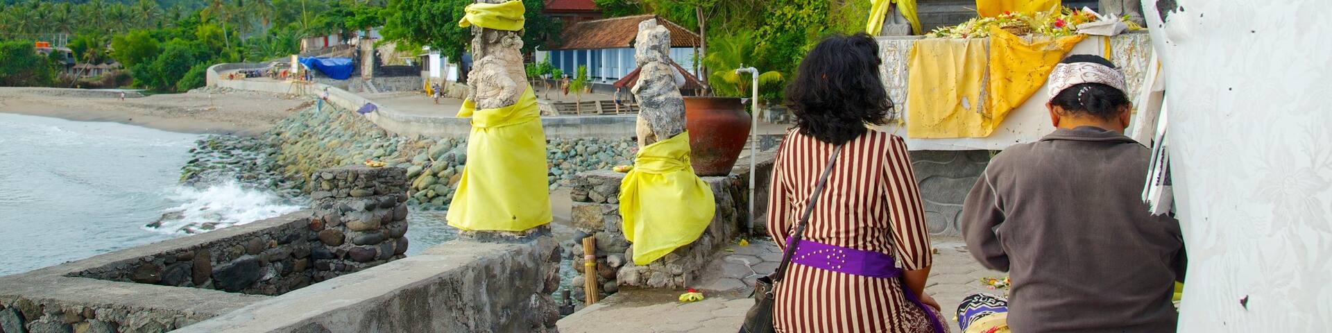 Lombok showing general coastal views, religious elements and a temple or place of worship