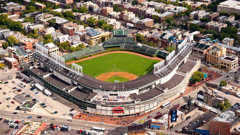 Wrigley Field showing a city and landscape views