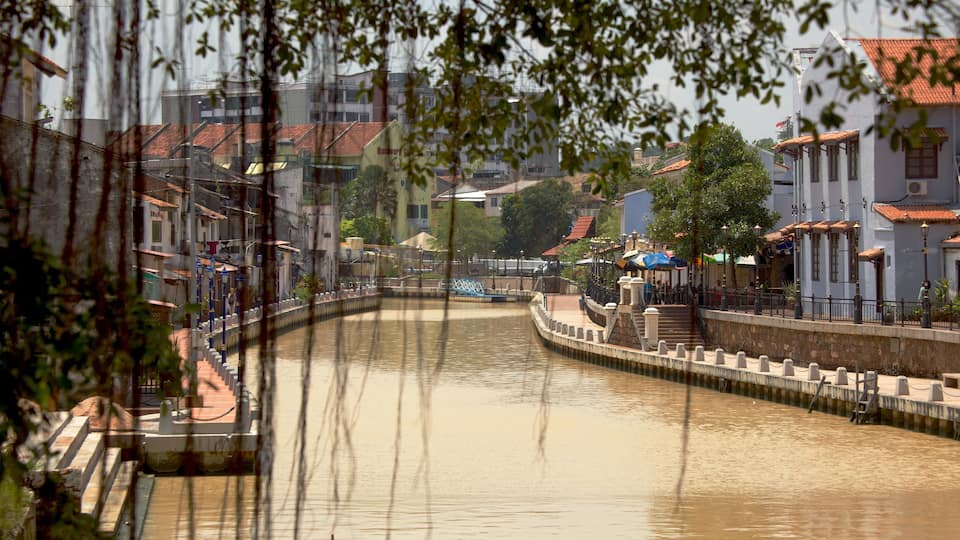 Melaka Historical City which includes a river or creek