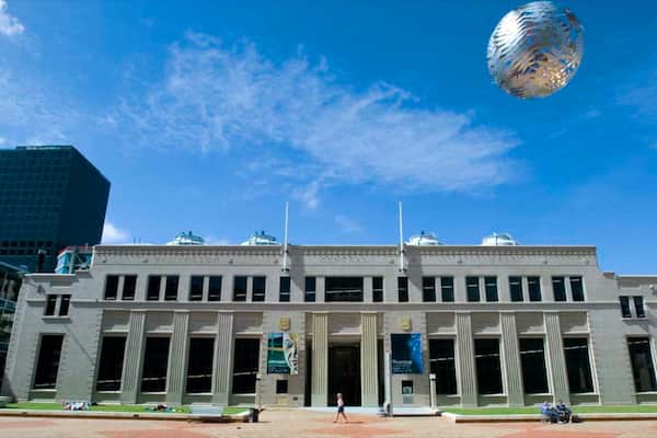 City Gallery Wellington which includes street scenes and a city
