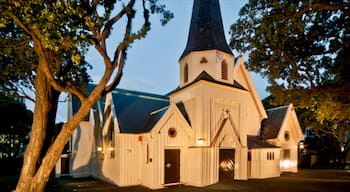 Old St Paul\'s toont een kerk of kathedraal en straten