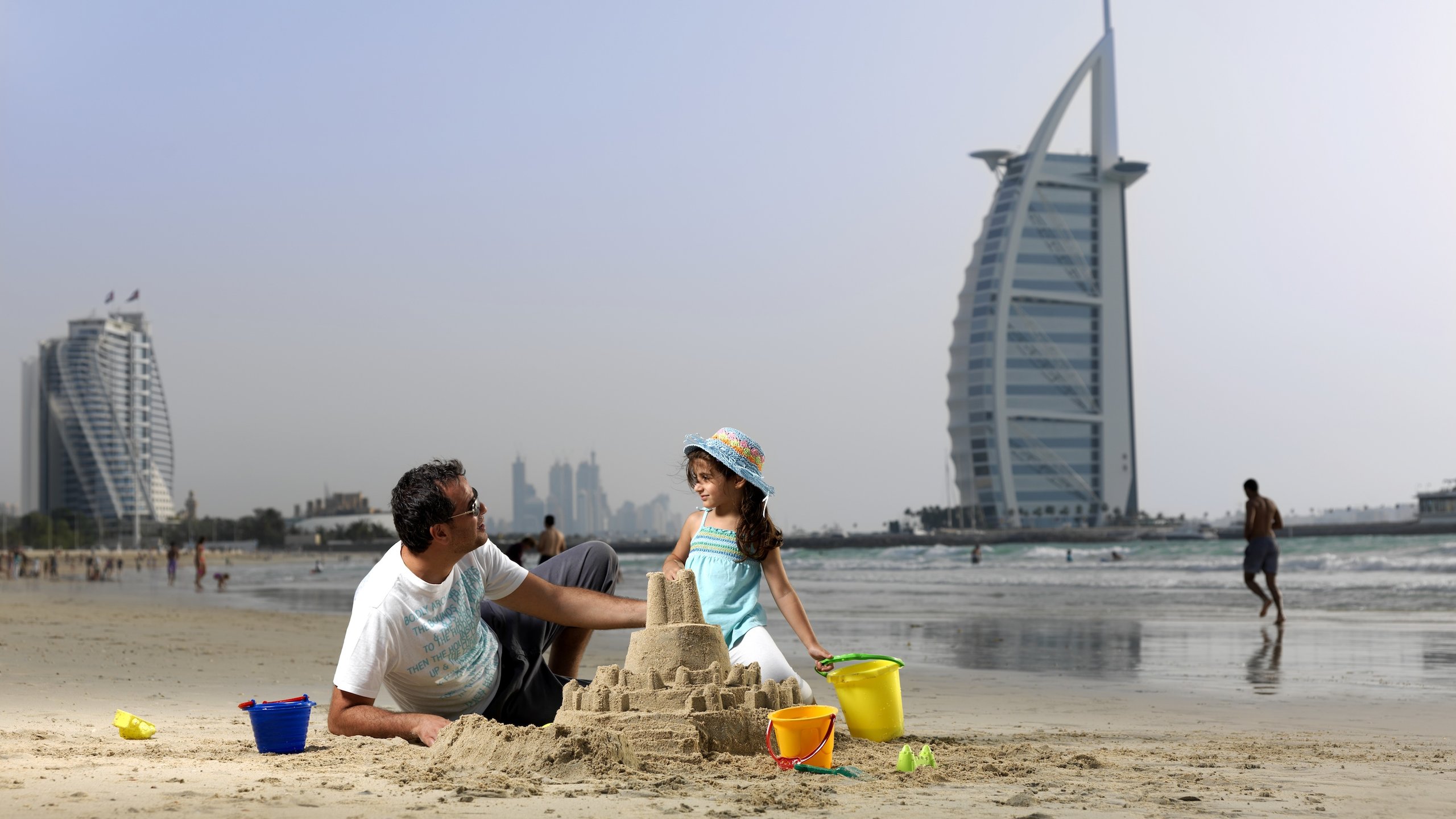 how to meet someone in dubai