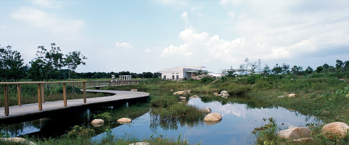 香港濕地公園 设有 濕地 和 花園