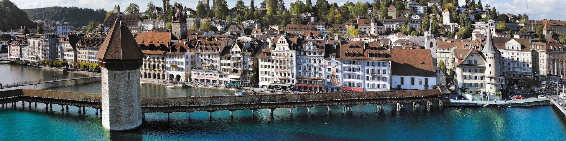 Pont de Lucerne qui includes patrimoine architectural, panoramas et riviĂšre ou ruisseau