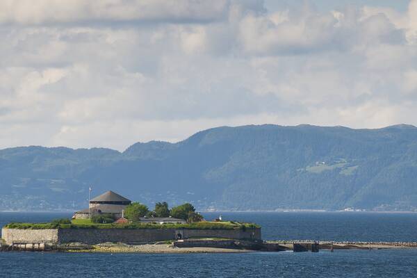 Insel Munkholmen das einen allgemeine Küstenansicht und Inselansicht