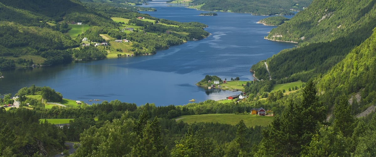 Trondheim mostrando vistas de paisajes, vistas generales de la costa y montañas