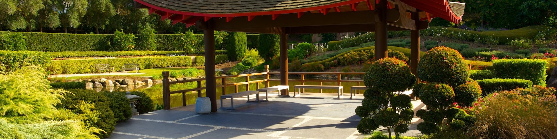 Hunter Valley Gardens das einen Park und historische Architektur