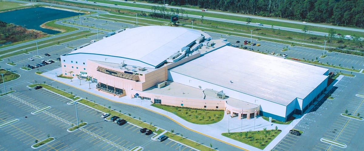 Hertz Arena showing landscape views