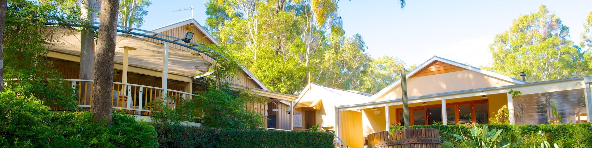 Briar Ridge Wines showing a garden