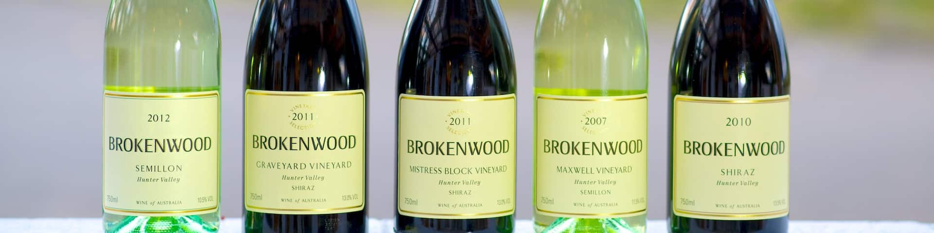 Brokenwood Wines which includes signage and drinks or beverages