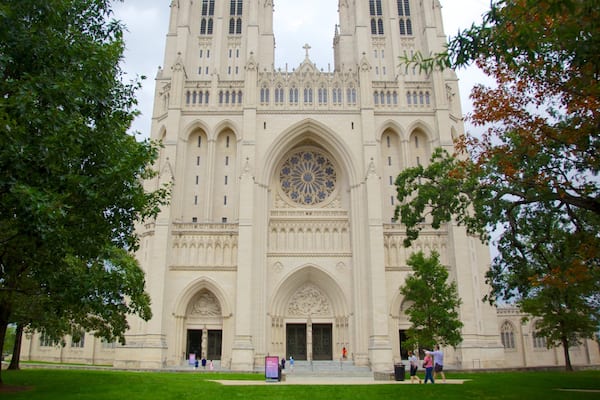 Washington National Cathedral mit einem historische Architektur, religiöse Elemente und Kirche oder Kathedrale