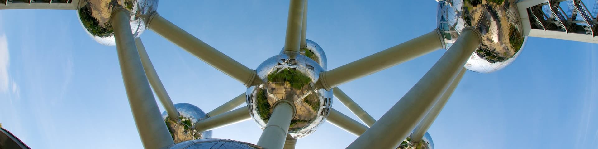 Atomium showing modern architecture and art