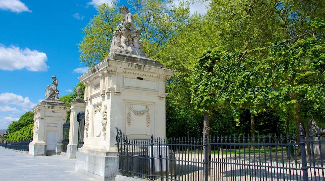 Brussels Park which includes a park and a city