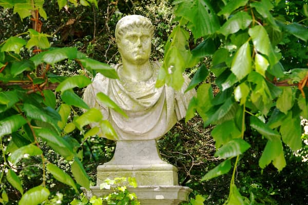 Brussels Park featuring a park and a statue or sculpture