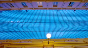 Galeries St. Hubert featuring interior views