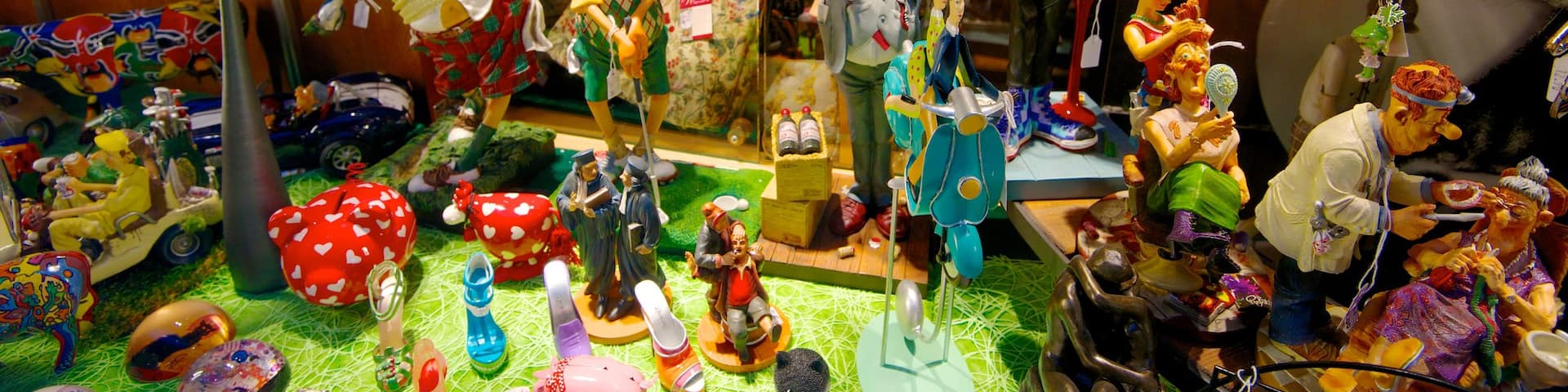 Galerías St. Hubert que incluye vistas interiores y mercados