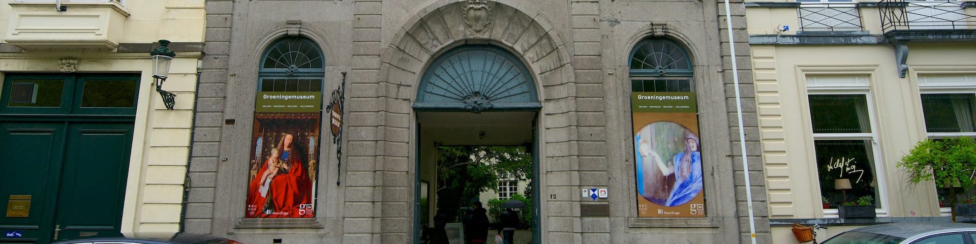 Groeningemuseum featuring a city, street scenes and heritage architecture