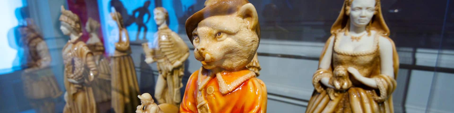 Choco-Story Museum featuring a statue or sculpture