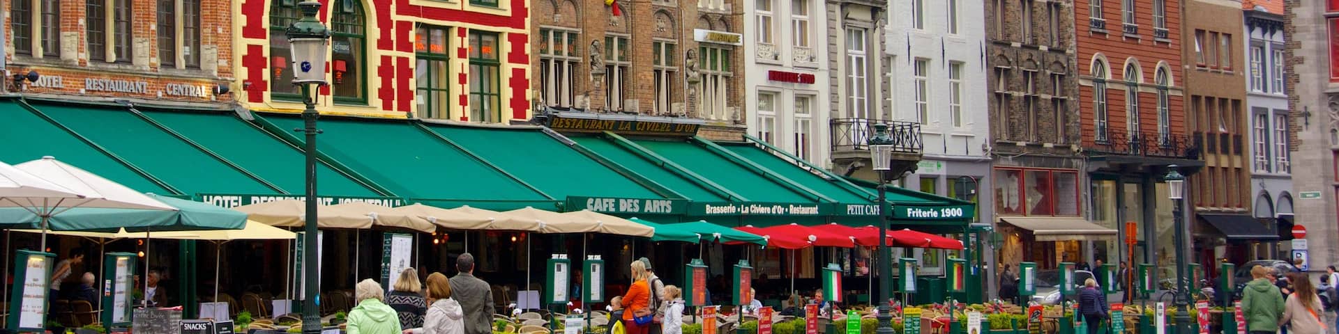 Bruges Market Square showing a city, street scenes and markets
