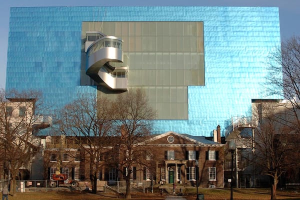 Musée des beaux-arts de l\'Ontario montrant ville et architecture moderne