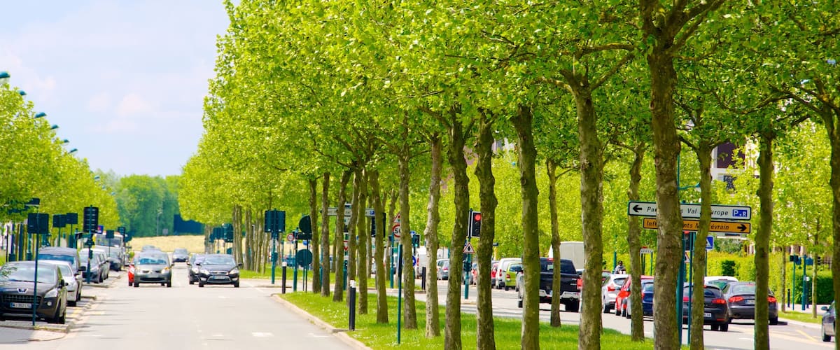 Marne-la-Vallée mit einem Straßenszenen