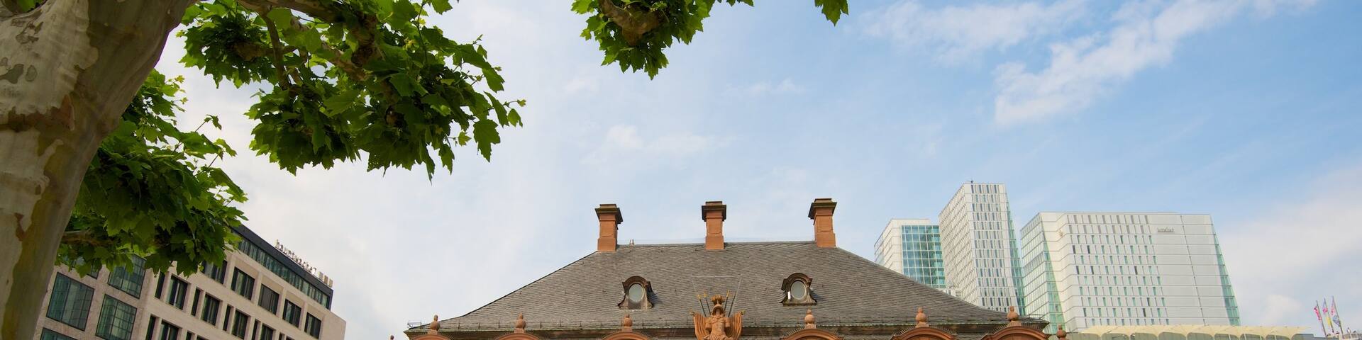 Hauptwache showing heritage architecture, a city and street scenes