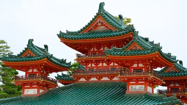 Heian Shrine which includes a temple or place of worship, heritage architecture and religious aspects