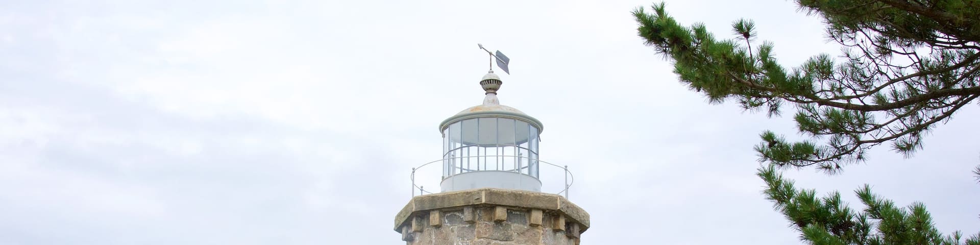 Stonington\'s Old Lighthouse Museum which includes a lighthouse