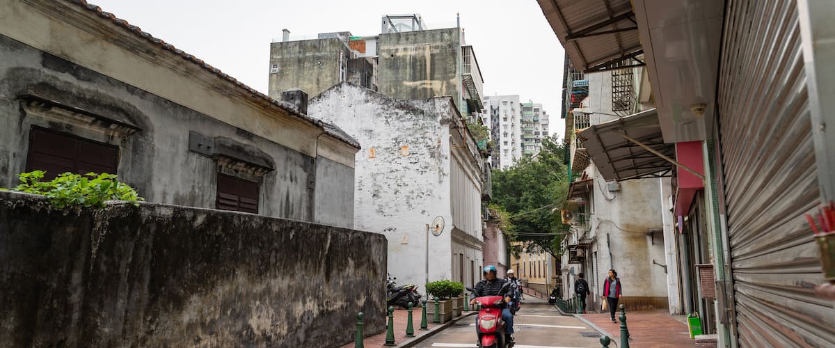Macau City Centre featuring street scenes