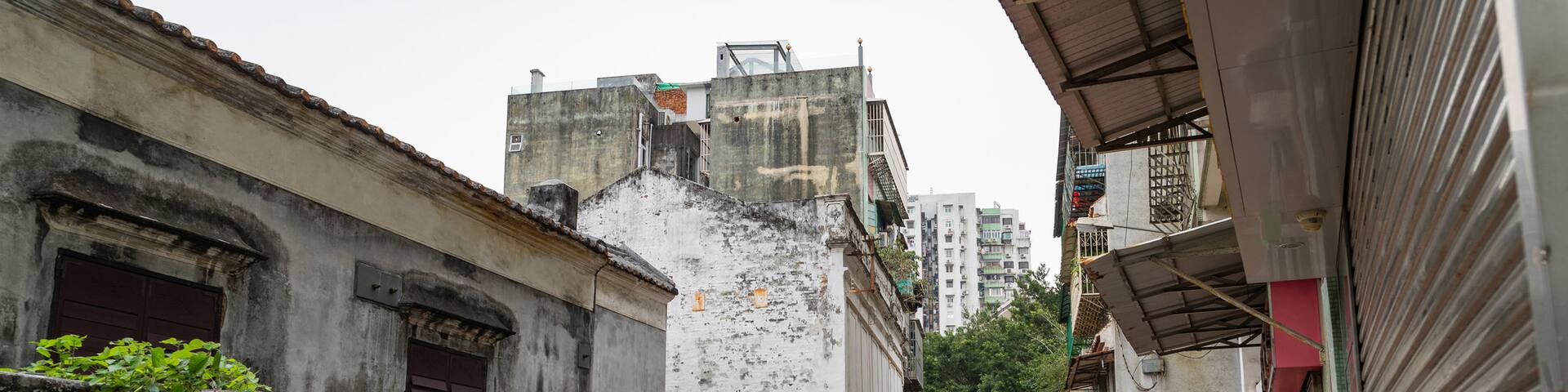 Macau City Centre featuring street scenes