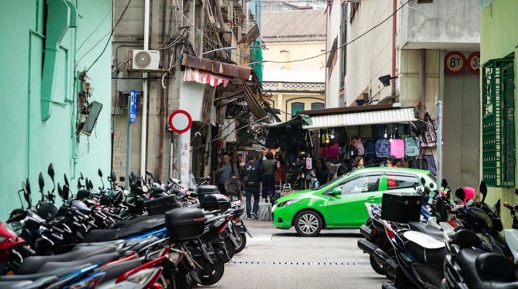 Almeida Ribeiro Street which includes a city and street scenes