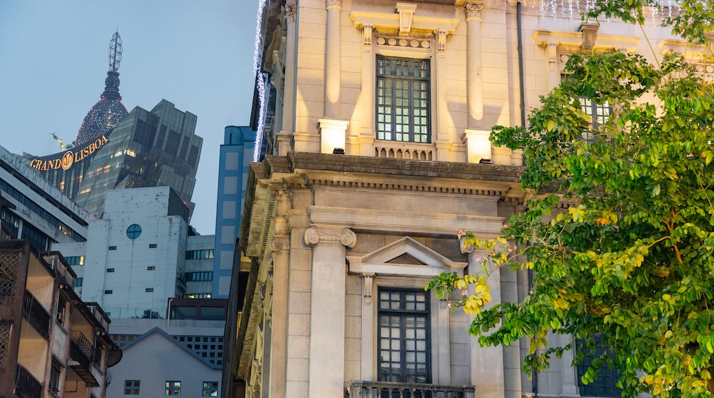 Senado Square featuring a city and heritage elements