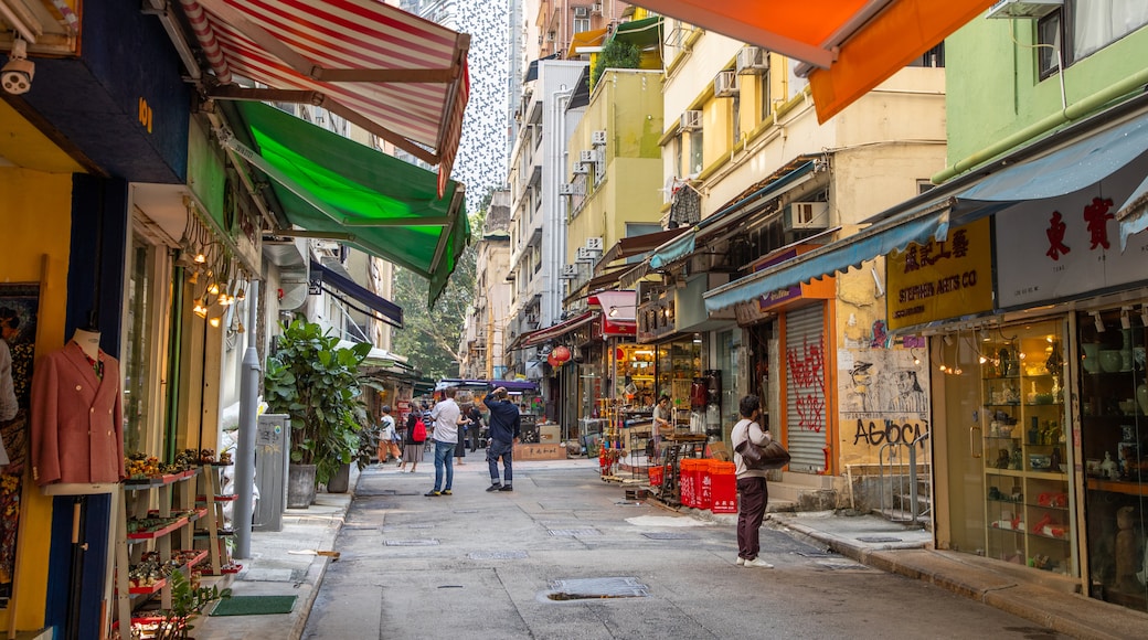 Rue des antiquaires Cat Street