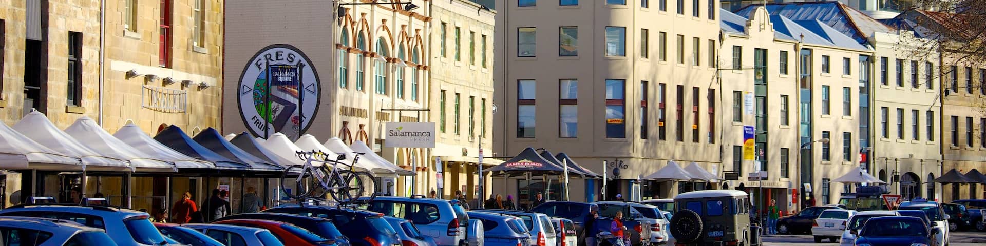 Salamanca Place showing street scenes and a city