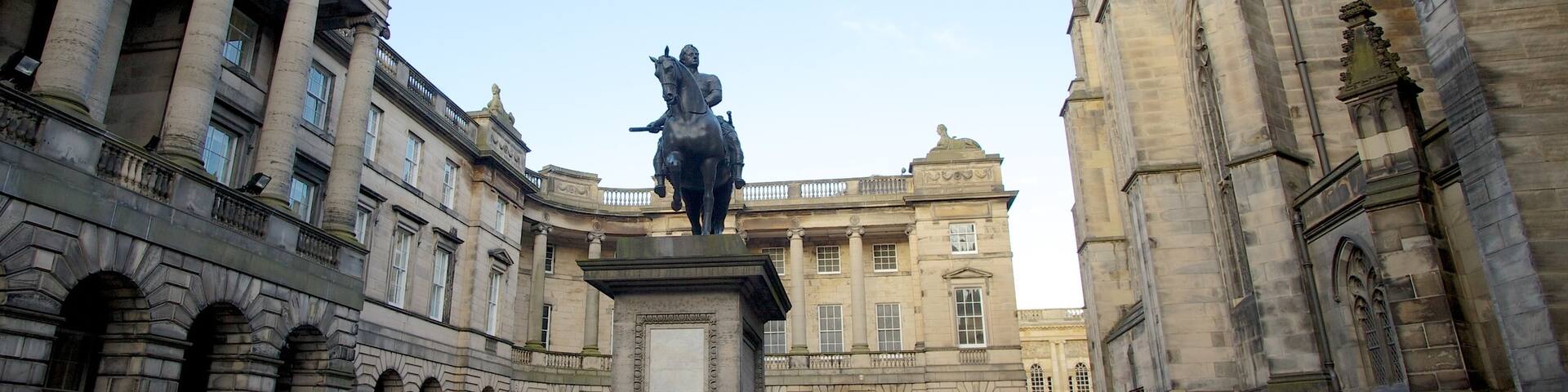 Parliament House montrant patrimoine architectural et statue ou sculpture